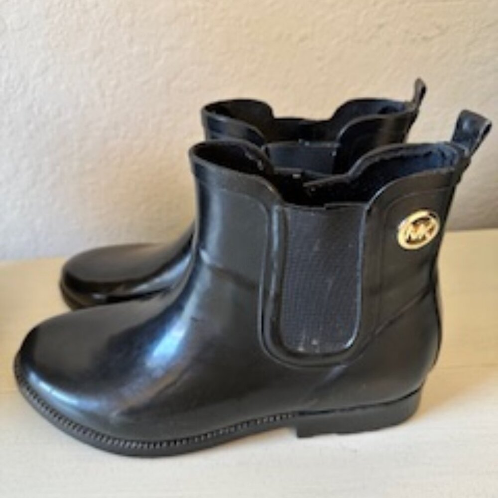 Michael Kors BENJI black rain boots with gold accent SIZE 7